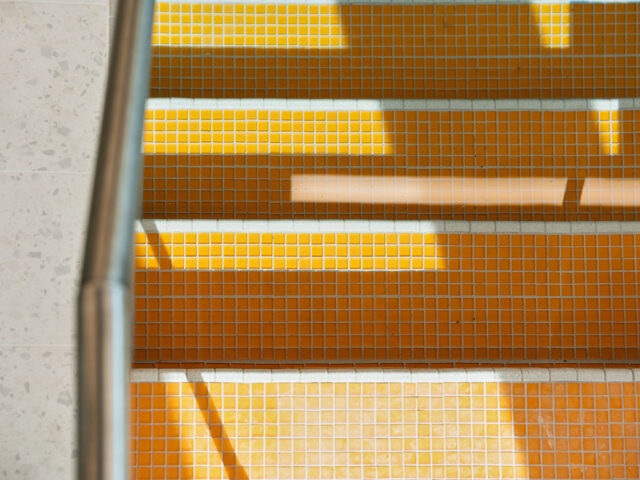 Sunlight hitting just right! Spring is around the corner, and we’re loving the sun, shadows, and design details coming to life . #details

📸: @_houseoflamar